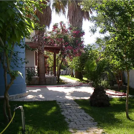 Апартаменты Turtle Beach Bungalows
