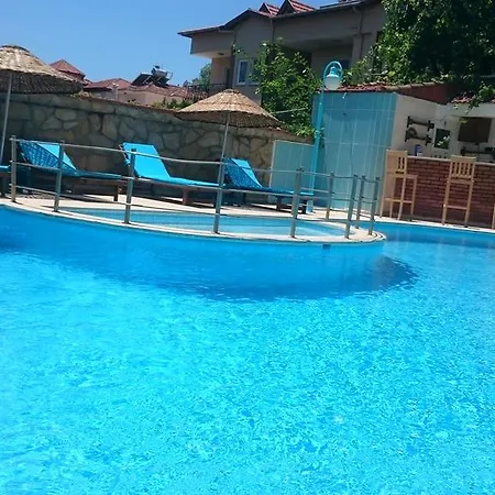 Апартаменты Turtle Beach Bungalows